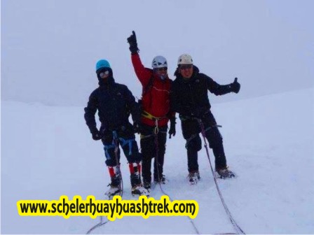 Cumbre Nevado Vallunaraju FOTO: Victor Salazar